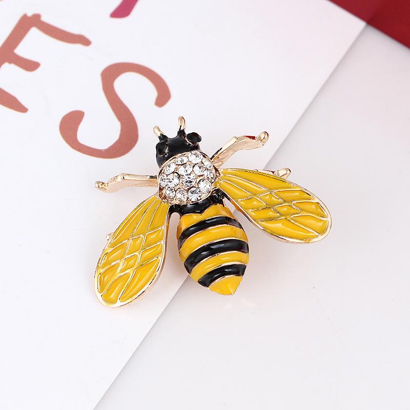Stylish And Cute Mini Bee Brooch Versatile Rhinestone Drip Enamel Insect Pin Coat Suit Accessories
