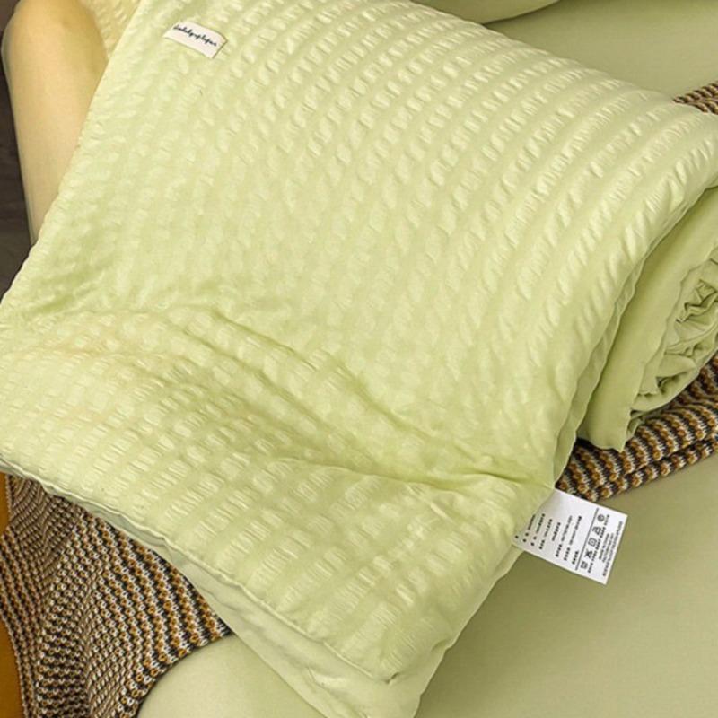 Women's Lightweight Summer Quilt - Machine Washable Thin Cooling Blanket for Hot Weather Ultra-Thin Summer Blanket