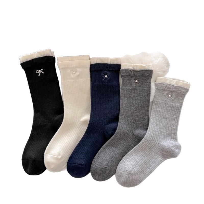 Fall/Winter Cashmere Socks for Ladies - Double Round Collar Contrasting Color Mid-Calf Socks with Pearl Butterfly Knot Embroidery and Layered Design