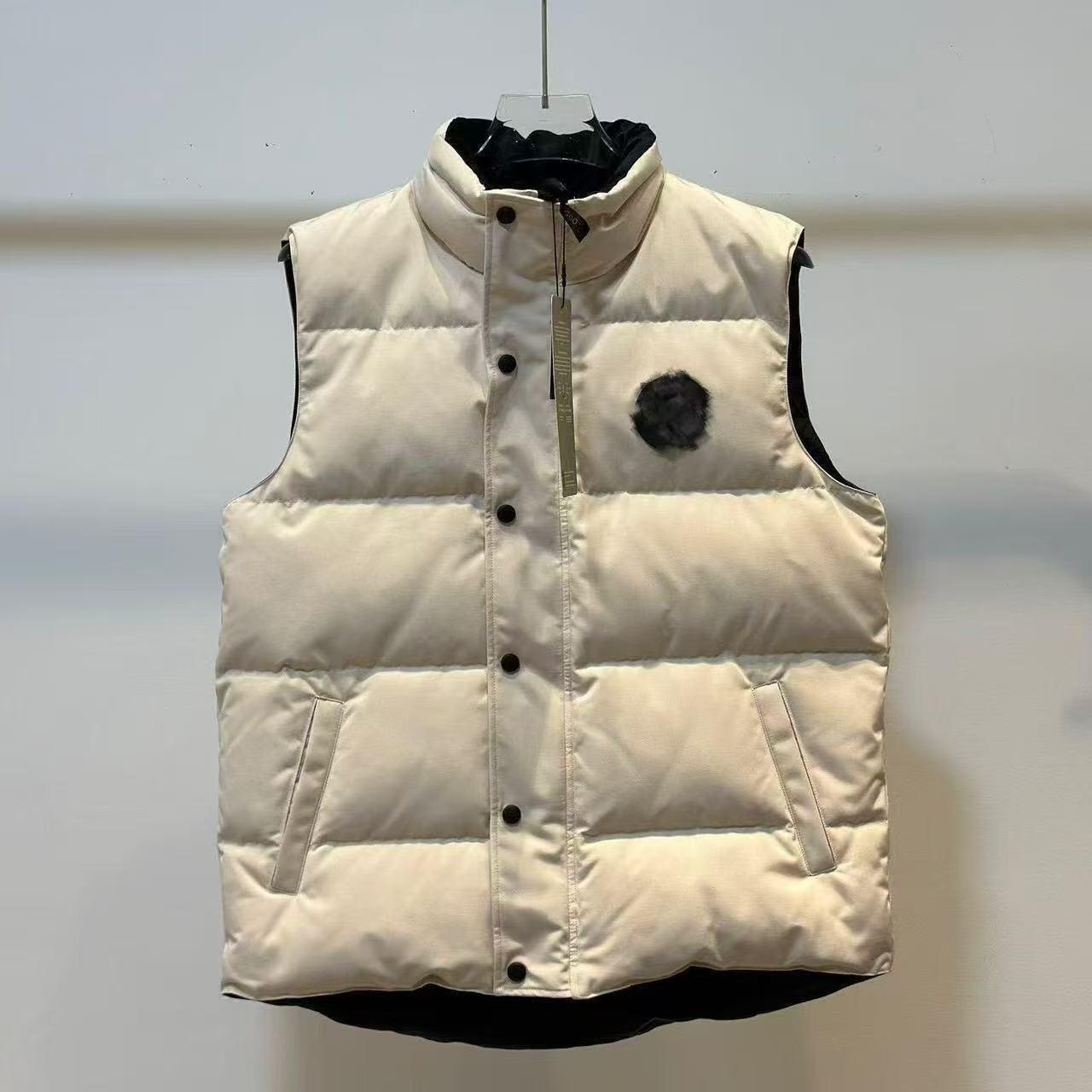 

Чистый оригинальный unisex жилет из пуха черного гуся с воротником-стойкой и косыми карманами Small