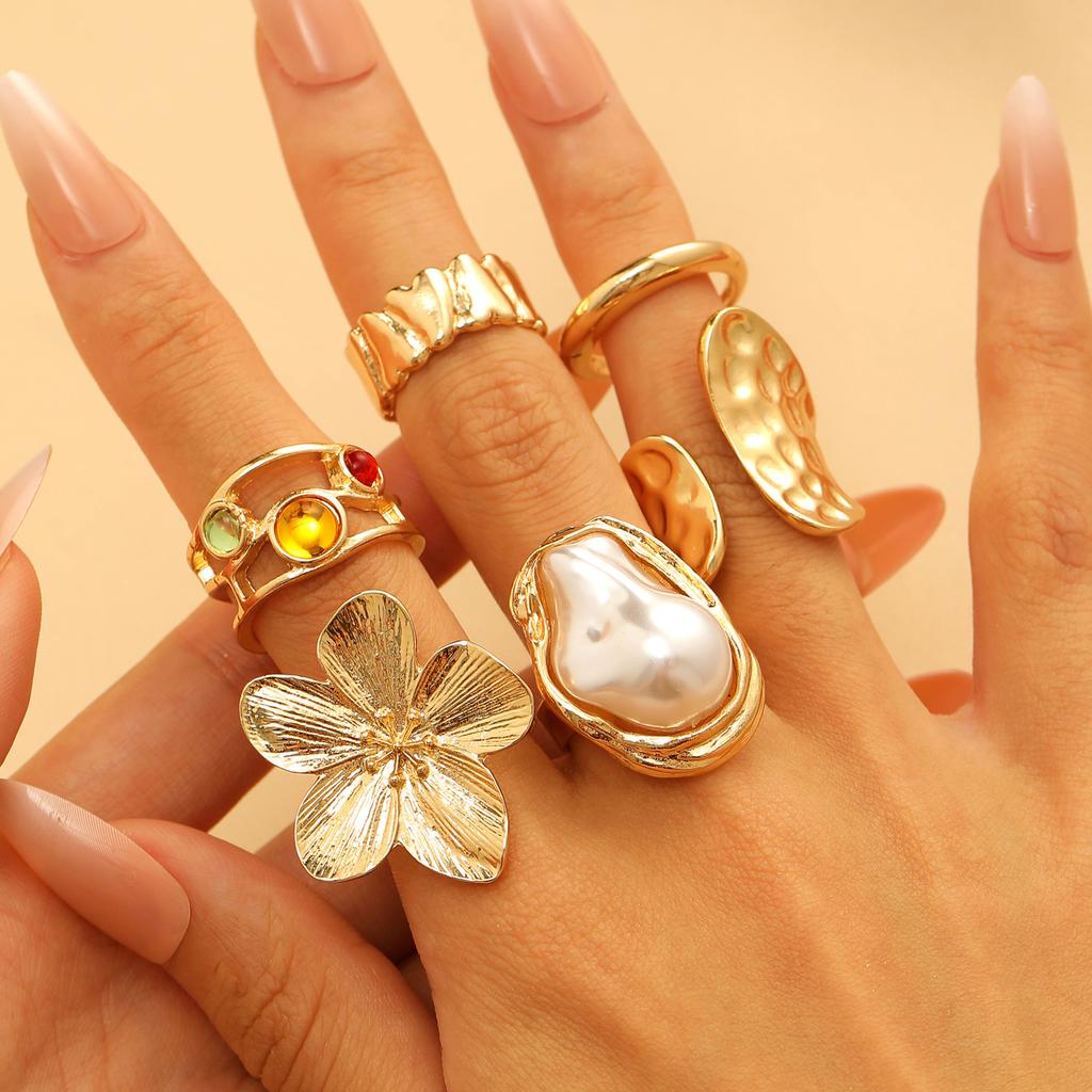 High Quality 2026 Holiday Style Exaggerated Baroque Retro Ring Set Foreign Trade Niche Imitation Pearl Flower Rings