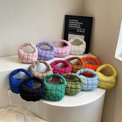 Koreanische gefaltete karierte Wolken-Minihandtasche 2024 – Schicke Daunen-Achseltasche