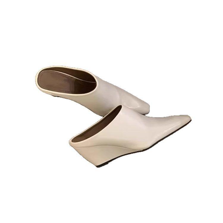 Evropský a americký styl klínový podpatek taška hlava poloviční pantofle dámské venkovní nošení 2025 jaro a léto měkká kůže malá čtvercová hlava ležérní vysoký he