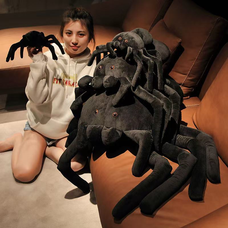 Peluche Bambola Ragno Nero Bambola Fatta a Mano Cartone Animato Anime Cuscino Carino Decorazione per la Casa Giocattolo Regalo di Compleanno per Bambini