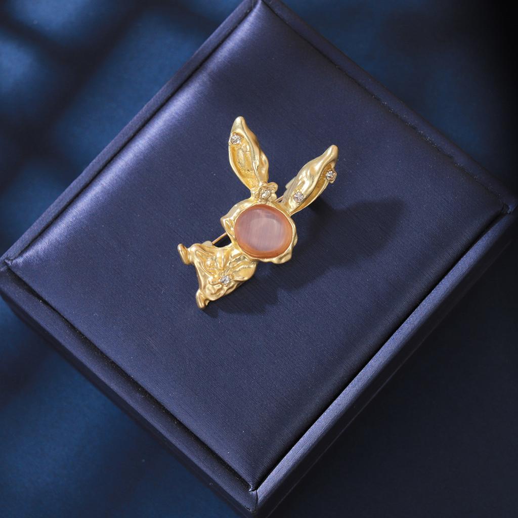 New Chinese Antique Fringed Fan Brooch Hollow Temperament Brooch High-End Fashion Autumn And Winter Coat Coat Accessories