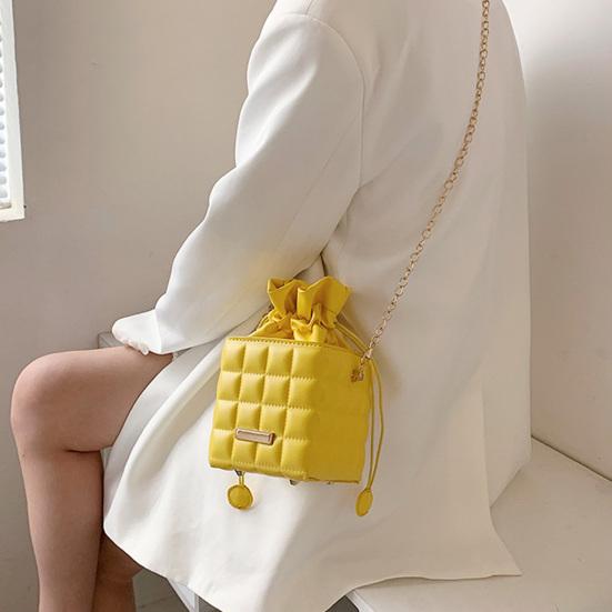 

Женская сумка через плечо квадратная искусственная кожа ремень-цепочка водонепроницаемая сумка на плечо для белый