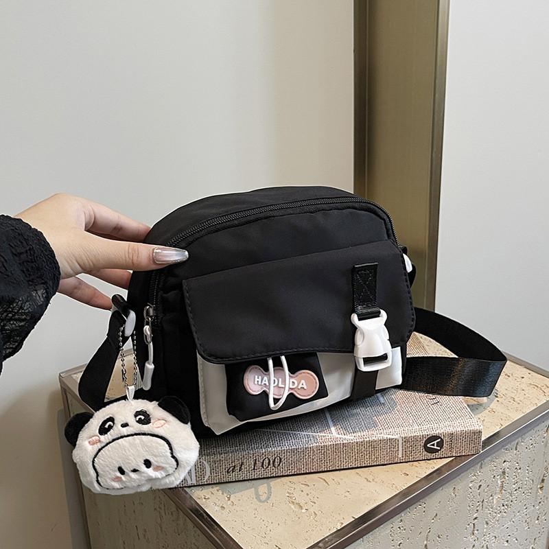 

Child Cartoon Nylon Small Handbag With Splicing Design For Kindergarten Girls BlackBear