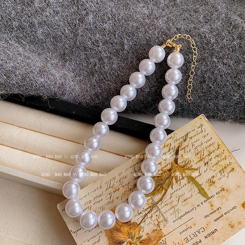 Pearl collarbone chain Women's versatile temperament Fashion niche necklace Neck chain Accessories