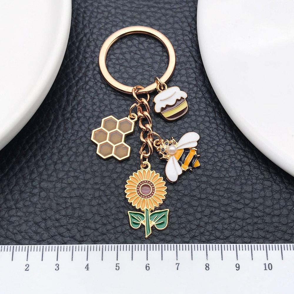 Sunflower Honeycomb Oil Drip Bee Keychain - Creative Personalized Pendant