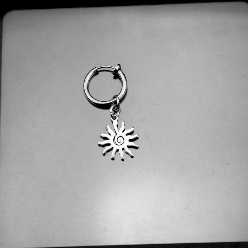 Clips d'oreille soleil en acier inoxydable pour hommes - Boucles d'oreilles personnalisées & Accessoires de piercing
