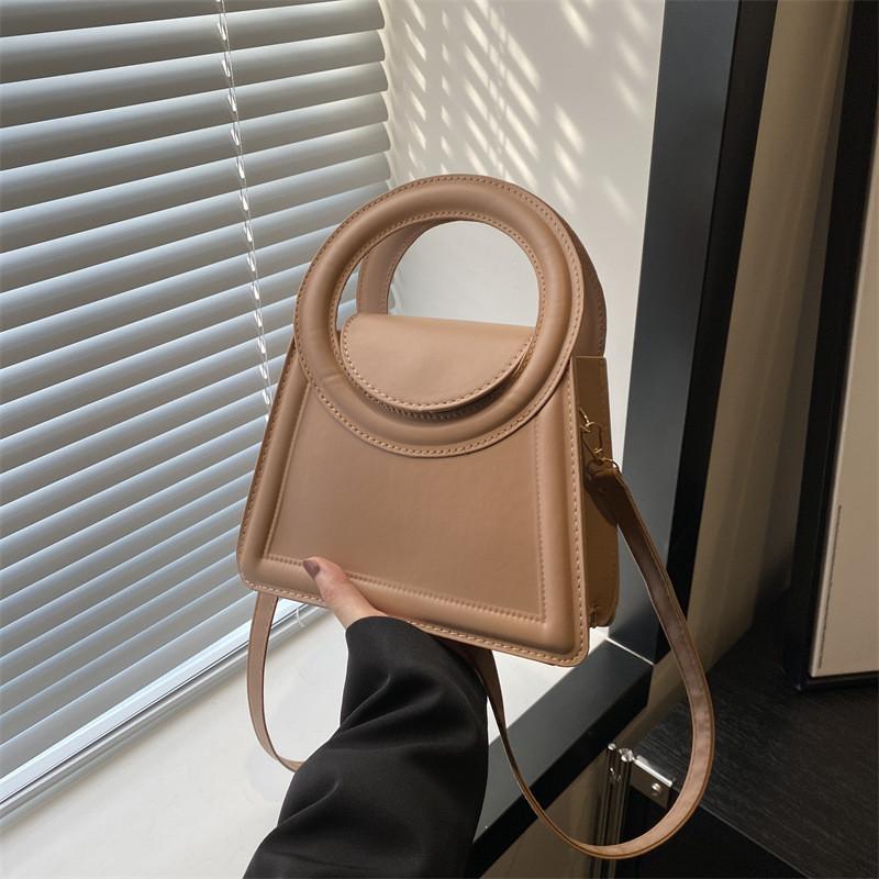 Stylish Spring Fashion Pu Leather Handheld And Shoulder Bag For Women In Chic Colors