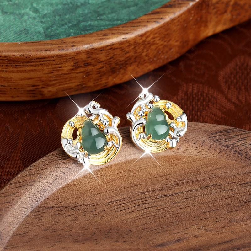 Natural Guatemala jadeite mountain sea pick up precious yang green earrings women's s925 sterling silver stud earrings women's 18K real gold plating