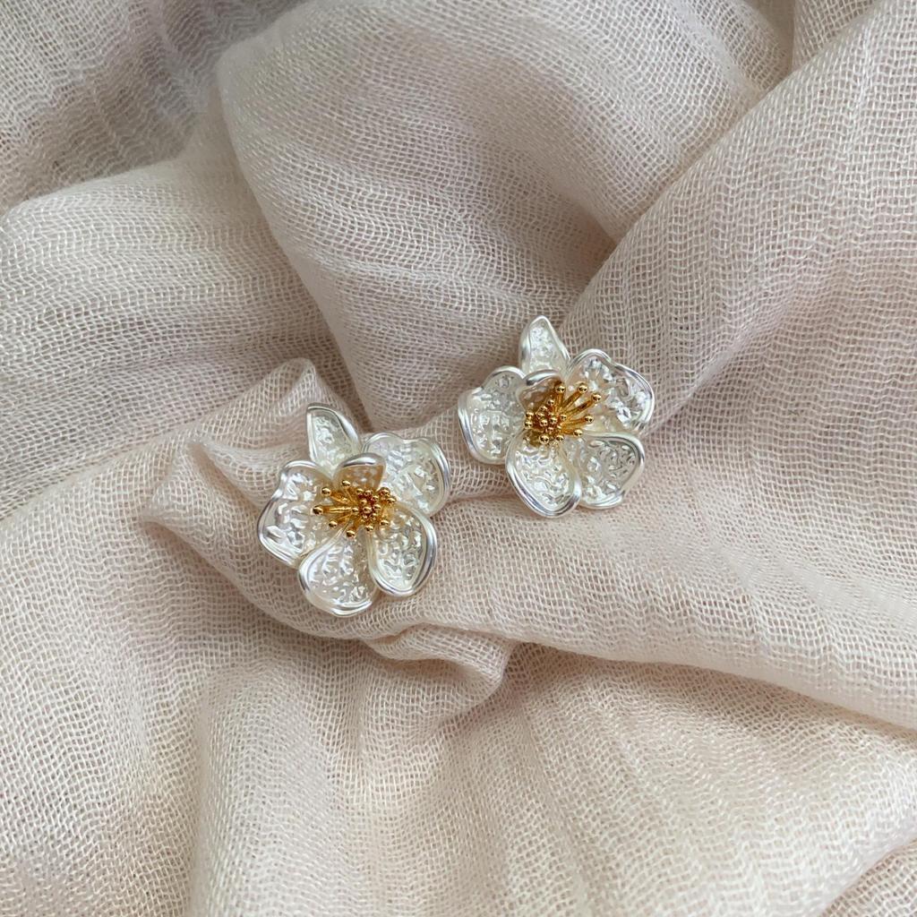 Light Luxury French Flower Stud Earrings For Women 20 Niche High-End Sense, Unique Design Sense, Temperament, Ear Hole Earrings