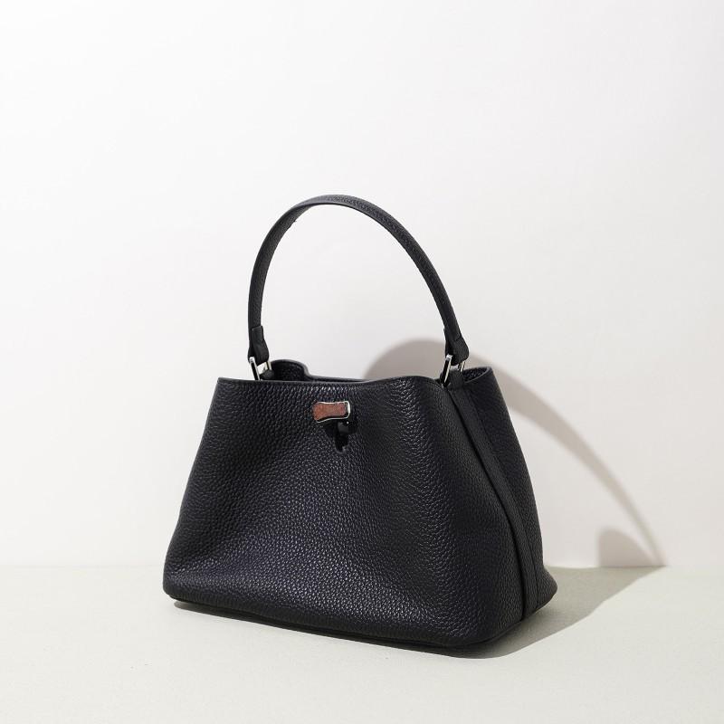 2026 Bag Leather Portable Bucket High-end Commuting Shoulder Niche Fashionable Exquisite Cross-body