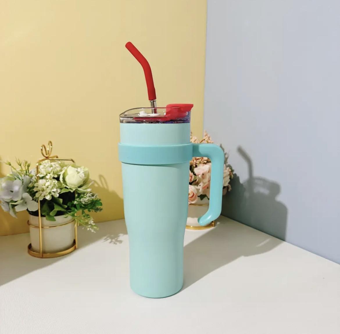 

Summer Cold Retention Ice Cup Big Mac Tumbler Large Capacity Men s and Women s High Face Value Water Cup Net Red Cup with Straw 1.2L синий