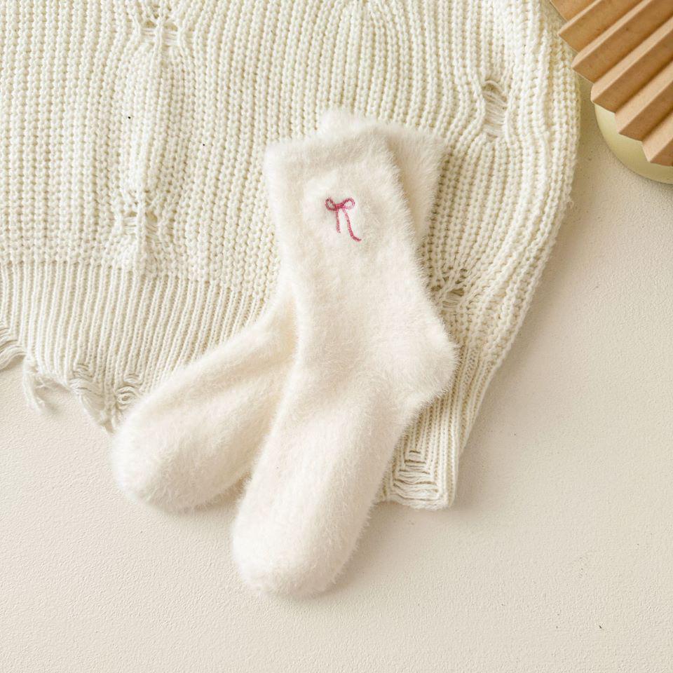 Women's Pink Mid-Tube Socks: Warm Embroidered Bow, Thick Velvet, Autumn/Winter Collection