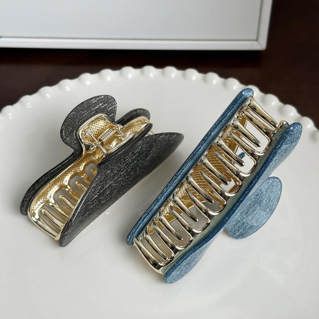 Sophisticated Acrylic Hair Claw Clip Featuring Unique Line Design For Fashionable Women