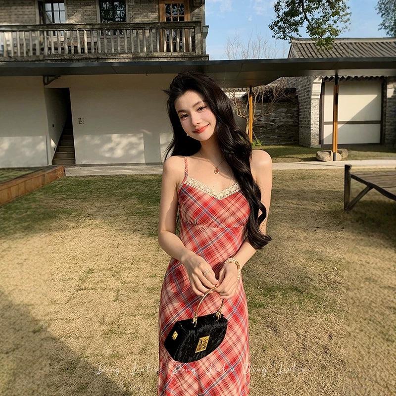 (Exclusive) French plaid suspender dress women's summer new temperament slim skirt V-neck lace