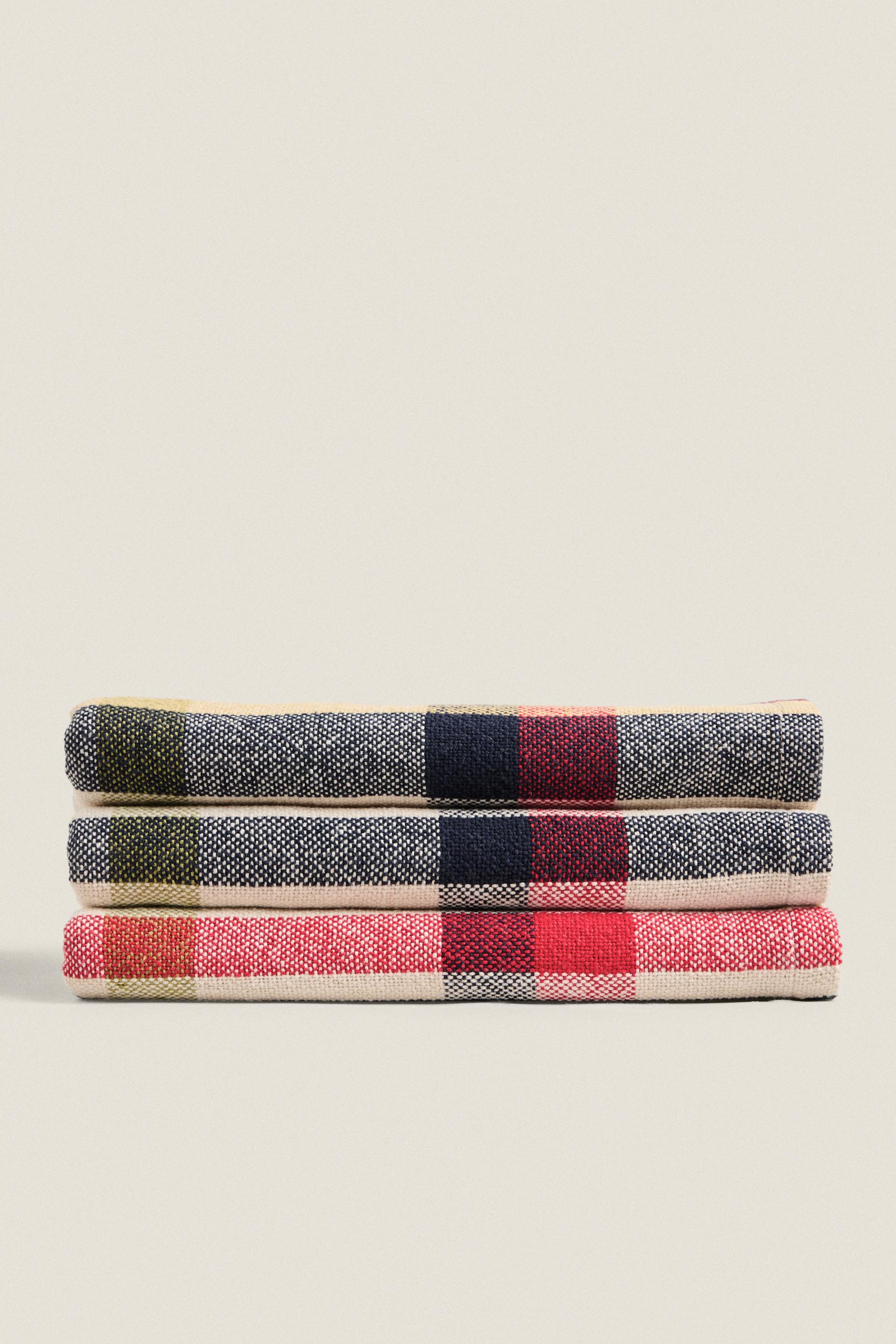 

ХЛОПКОВАЯ СКАТЕРТЬ В ПРОВЕРКУ