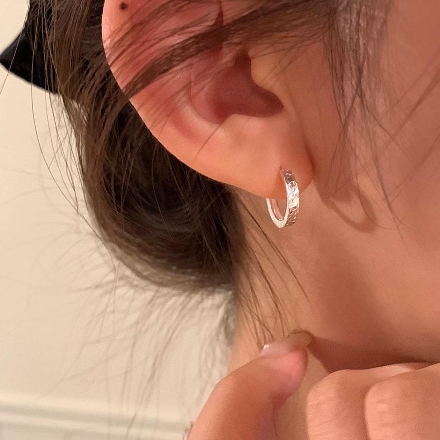 Laser crushed ice ice ear buckle earrings 2025 popular simple niche design earrings ear jewelry