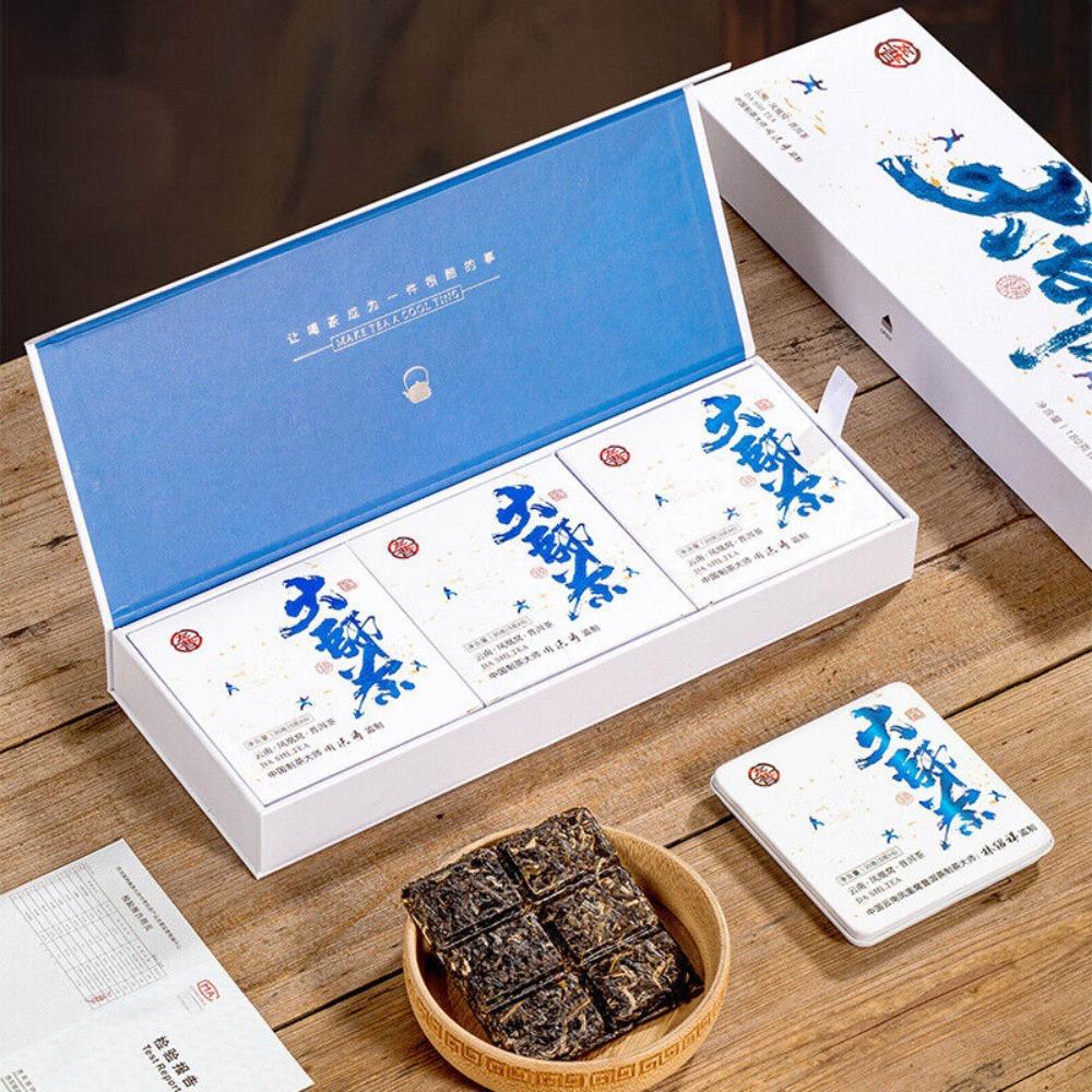 

2021 Master Menghai Pu-erh Tea Cake - 100-Year-Old Ancient Tree 180g (white *1)
