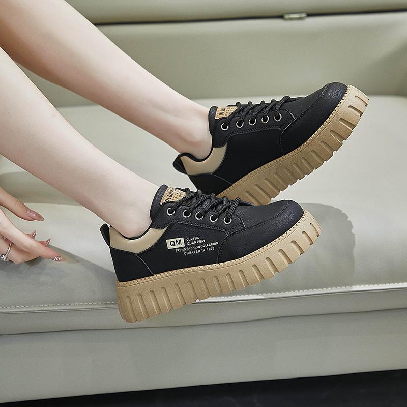 Horký výprodej Jarní módní sportovní obuv pro ženy Nová silná podrážka Ležérní pohodlné šněrovací Outdoorová dámská sportovní obuv