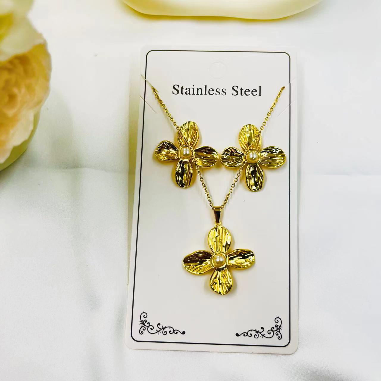 

Palace Style Insect Ocean Earrings & Vintage Hollow Lantern Stainless Steel Gold-Plated Necklace