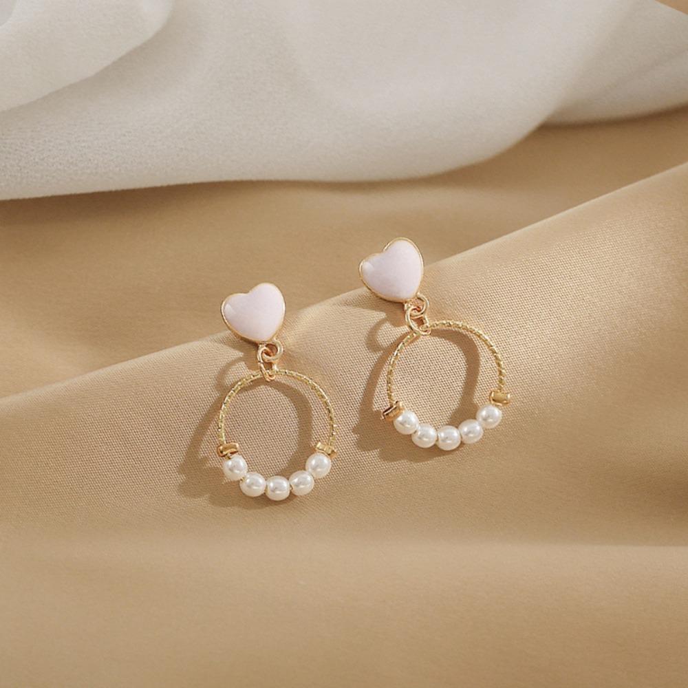 Versatile Earrings Femininity Pearl Stud Earrings Silver Needle Niche Design High-end Earrings