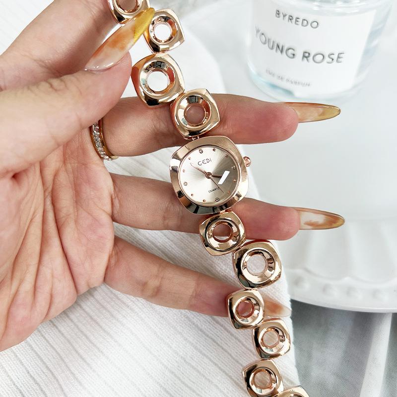 Light Luxury Irregular Bracelet Watch Temperament Art High-End Quartz Watch Women'S Outer Circle Inner Alloy Watch