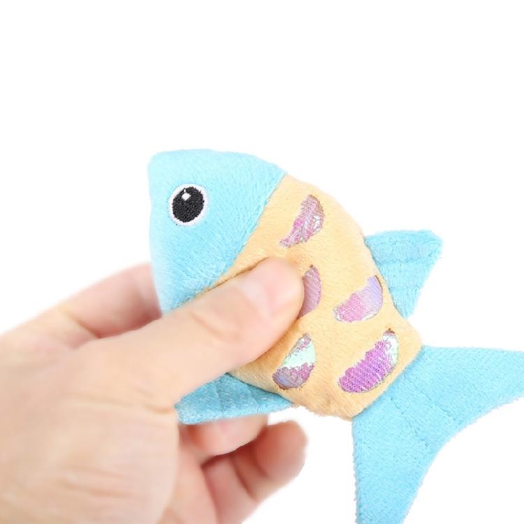 Süßes Kätzchen-Spielzeug Attraktives Plüsch-Fischform Kleines Kätzchen für Katzen zum Zahnen