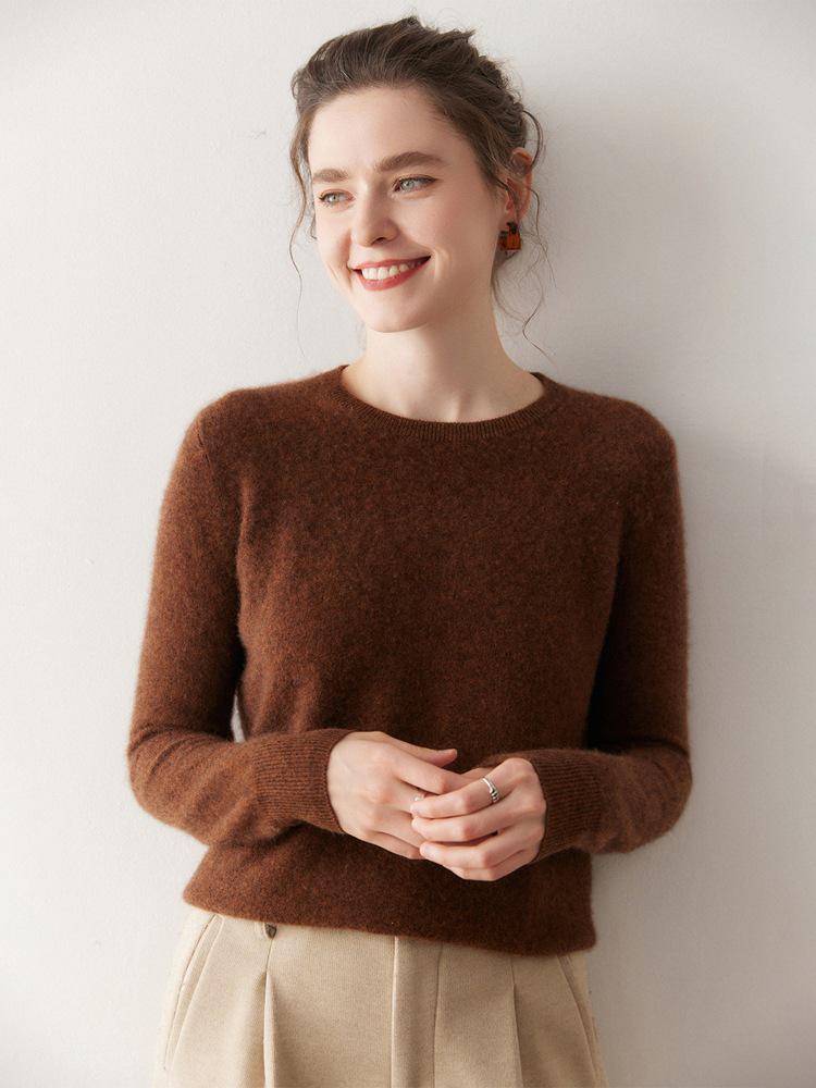 Women's Soft Cashmere Sweater: 2025 Autumn/Winter Round Neck Knit, Solid Color, Versatile Base Layer