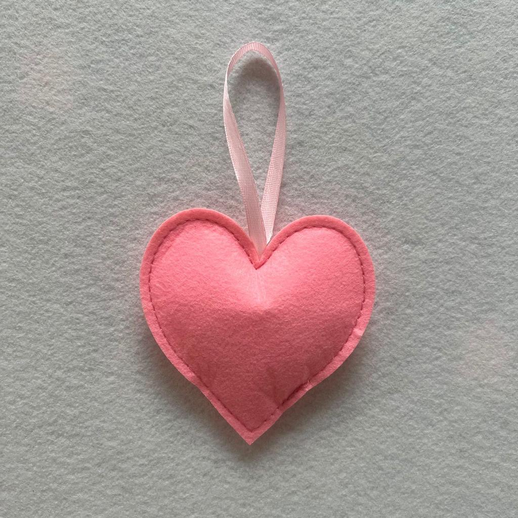 Herzförmige rote Filz Valentinstags-Hochzeitsdekoration