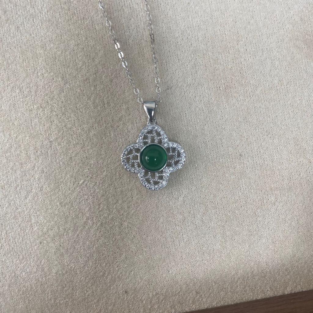 925 Sterling Silver Four Leaf Clover Natural Chalcedony Necklace Vintage Clavicle Chain Diamond Pendant High Ice Jade Jewelry