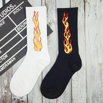 2 Paar Neue Herrensocken Herbst und Winter Reine Baumwolle Mittelhohe Sportsocken Der Street-Trend von Herrensocken
