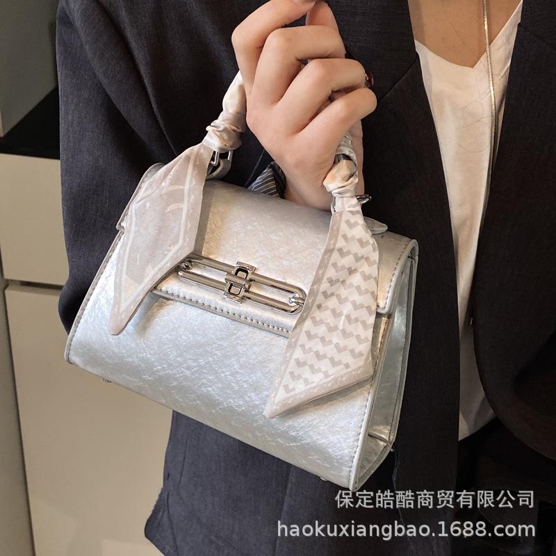 Premium Foreign Style Small Bag Women's Bag 2025 New Summer Versatile Messenger Bag Women's Korean Version Portable Leisure Bag