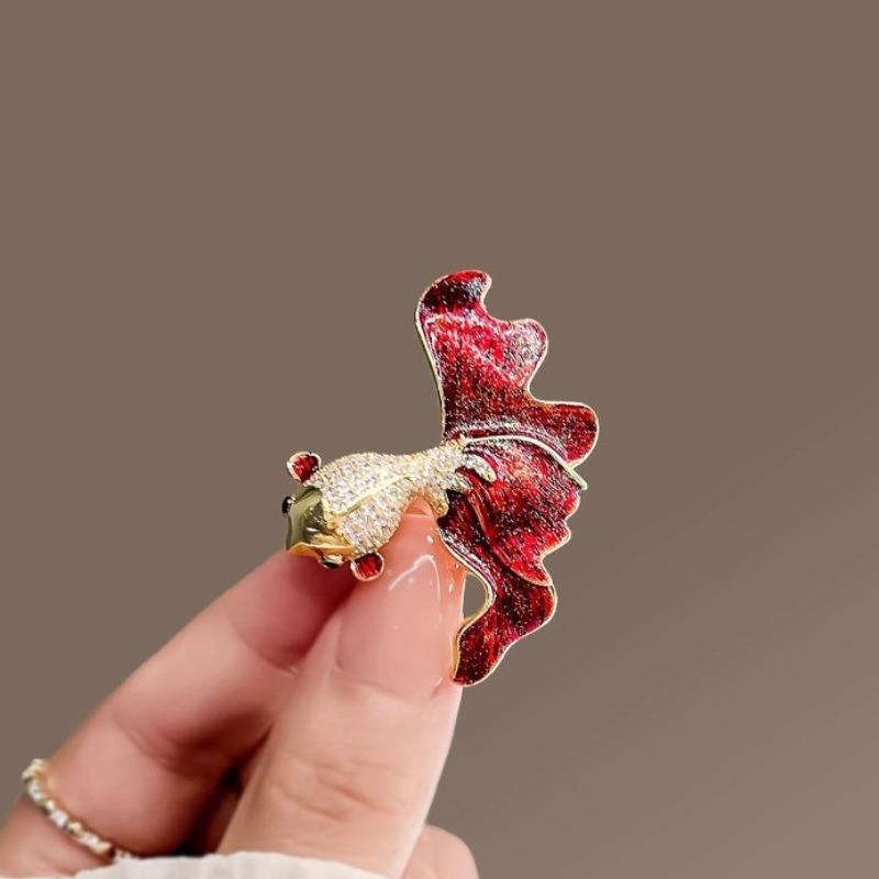 1 Stück Exquisite Glückskarpfen Brosche Kreative Persönlichkeit Goldfisch Pin Anhänger Mode Schmuck Zubehör Party Täglich Trendiges Geschenk