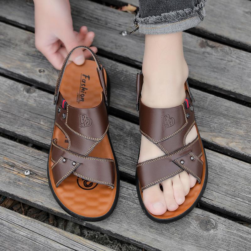 The first layer of cowhide sandals men's genuine leather summer wear 2025 new trendy beach casual non-slip dual-purpose cool slippers