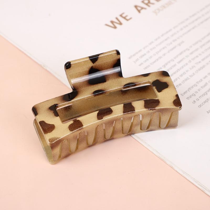 2pcs Leopard Print Hair Claw Set Stylish Back-of-the-Head Clips for Women's Daily Outfits and Party Wear Suitable for Bathing