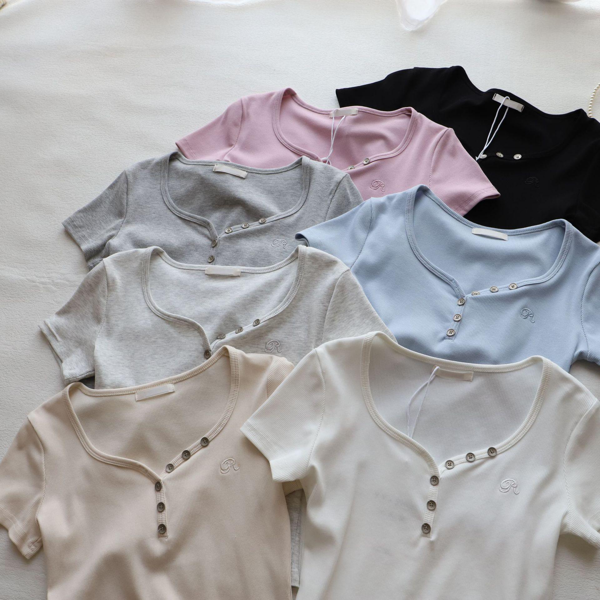 

Bi Zheng 2025 Весна/Лето Корейская Вышитая Приталенная Женская Футболка с Коротким Рукавом в Рубчик One Size белый