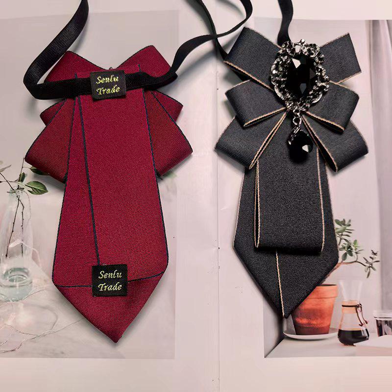 Herrenhemd im koreanischen Stil mit Fliege und Reversblume - Trendige Krawattenaccessoires 2025