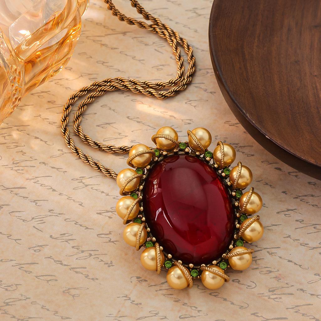 Fashion French Versatile Ruby Necklace Women'S Premium Retro Single Layer Fashion Temperament Jewelry Batch