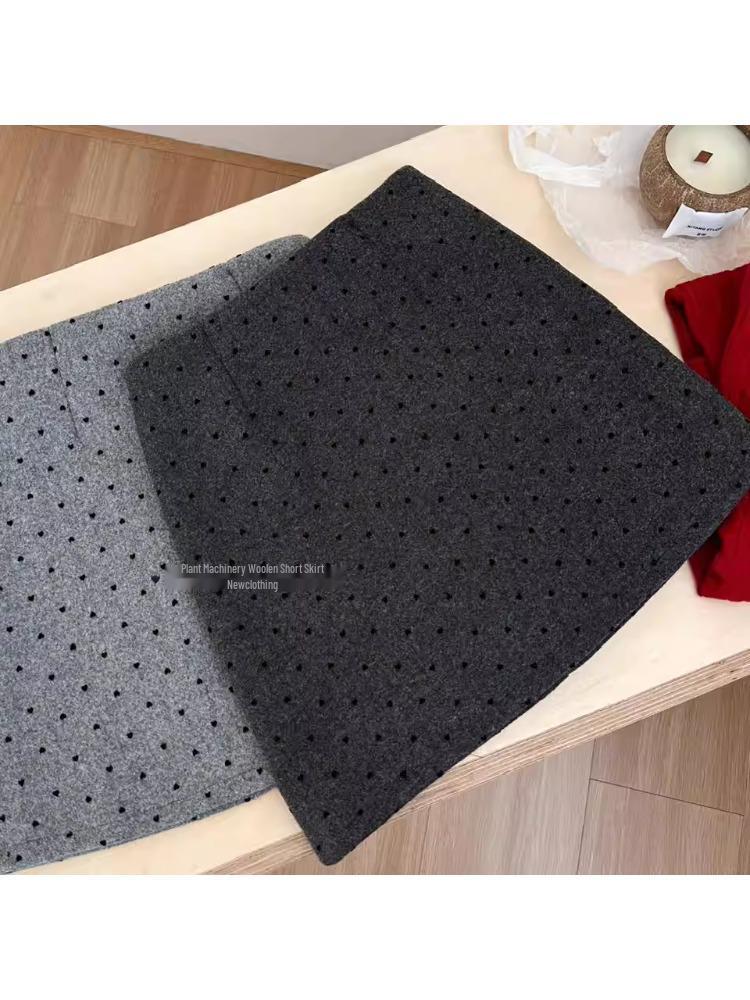 2026 Spring Retro High-Waisted Polka Dot Wool A-Line Skirt - Korean Style, Slimming, Anti-Exposure