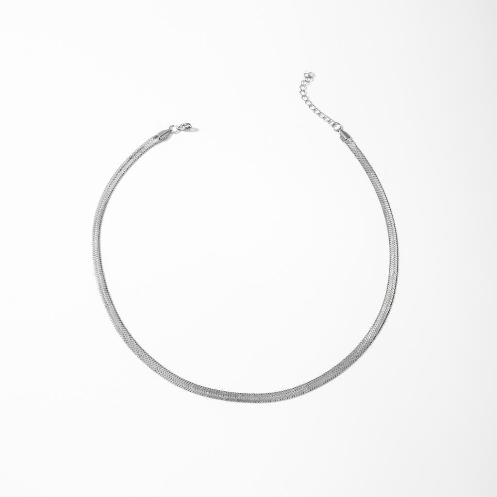 YF2944 Fashion Tarnish Free Jewelry 18k Gold Plated Stainless Steel Necklace Flat Snake Chain Clavicle Blade Necklace
