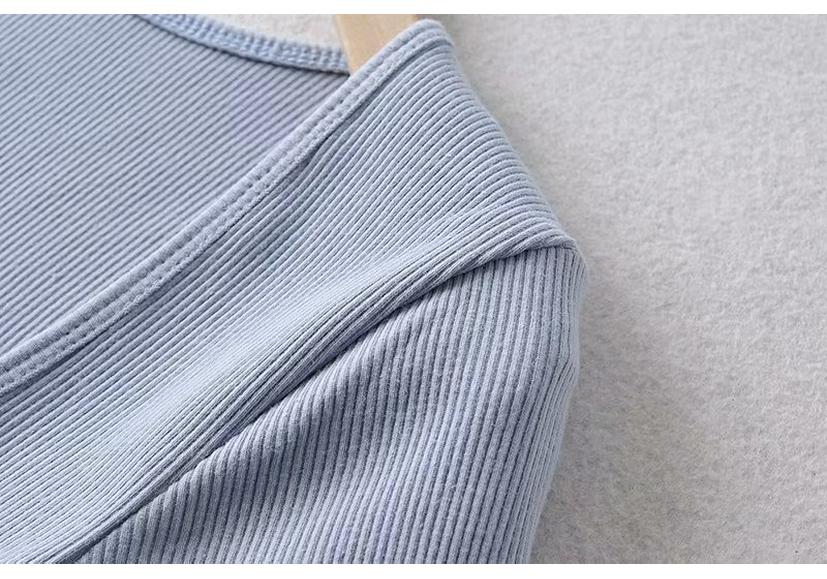 Women's European & American Style Crop Top: Generous Neckline, Tight Short Sleeves, Elastic, Sports Fitness Base Layer T-Shirt.