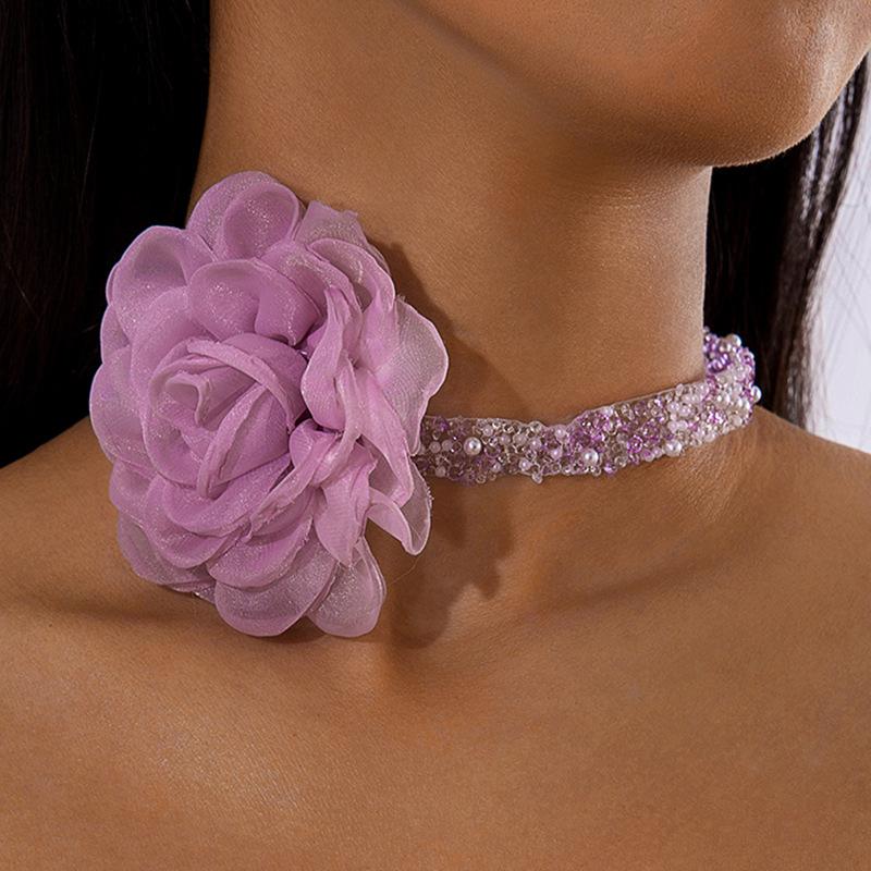 Party short feather collar temperament elegant three-dimensional white flower necklace necklace necklace women