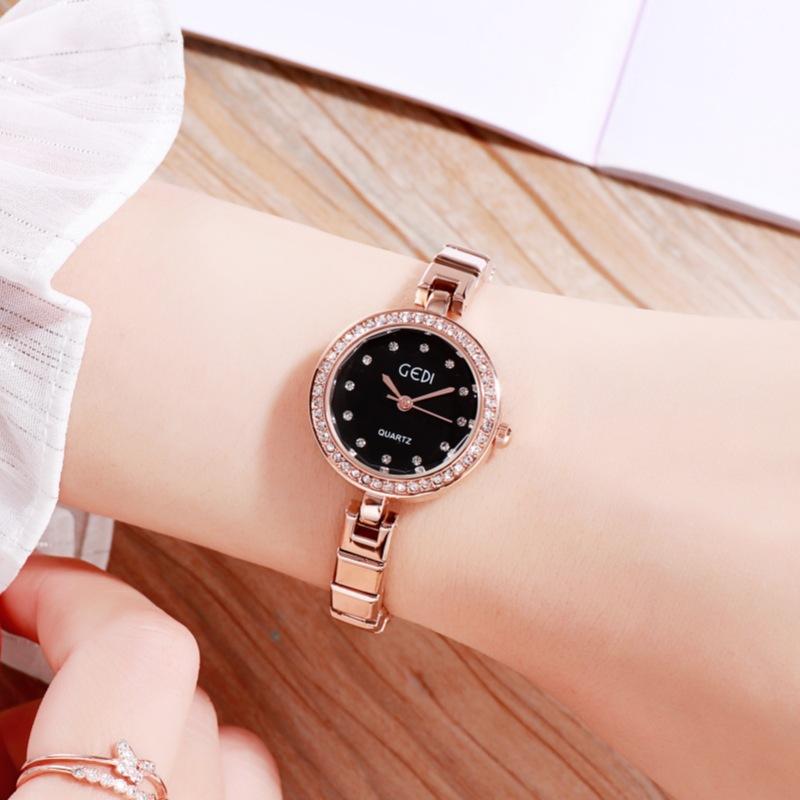 Light Luxury Medieval Women'S Watch, Exquisite Diamond-Encrusted Small Temperament Bracelet Watch, Women'S High-End Waterproof Quartz Watch