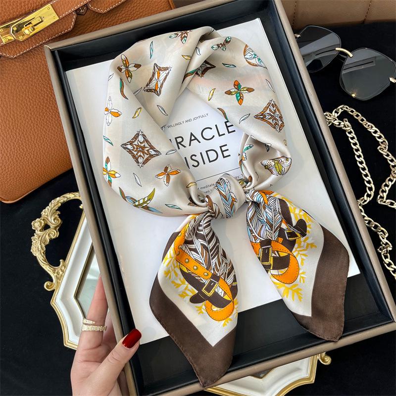 

Лето 2023 года, шелковый шарф синего и белого цветов: Элегантный и универсальный квадратный шарф длиной 70 см для женщин 70*70cm