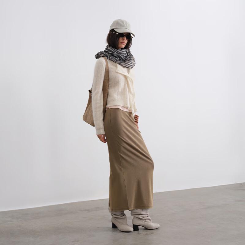 GREEN BELT Urban Traveler Fall 2025 Round Neck Knit Cardigan