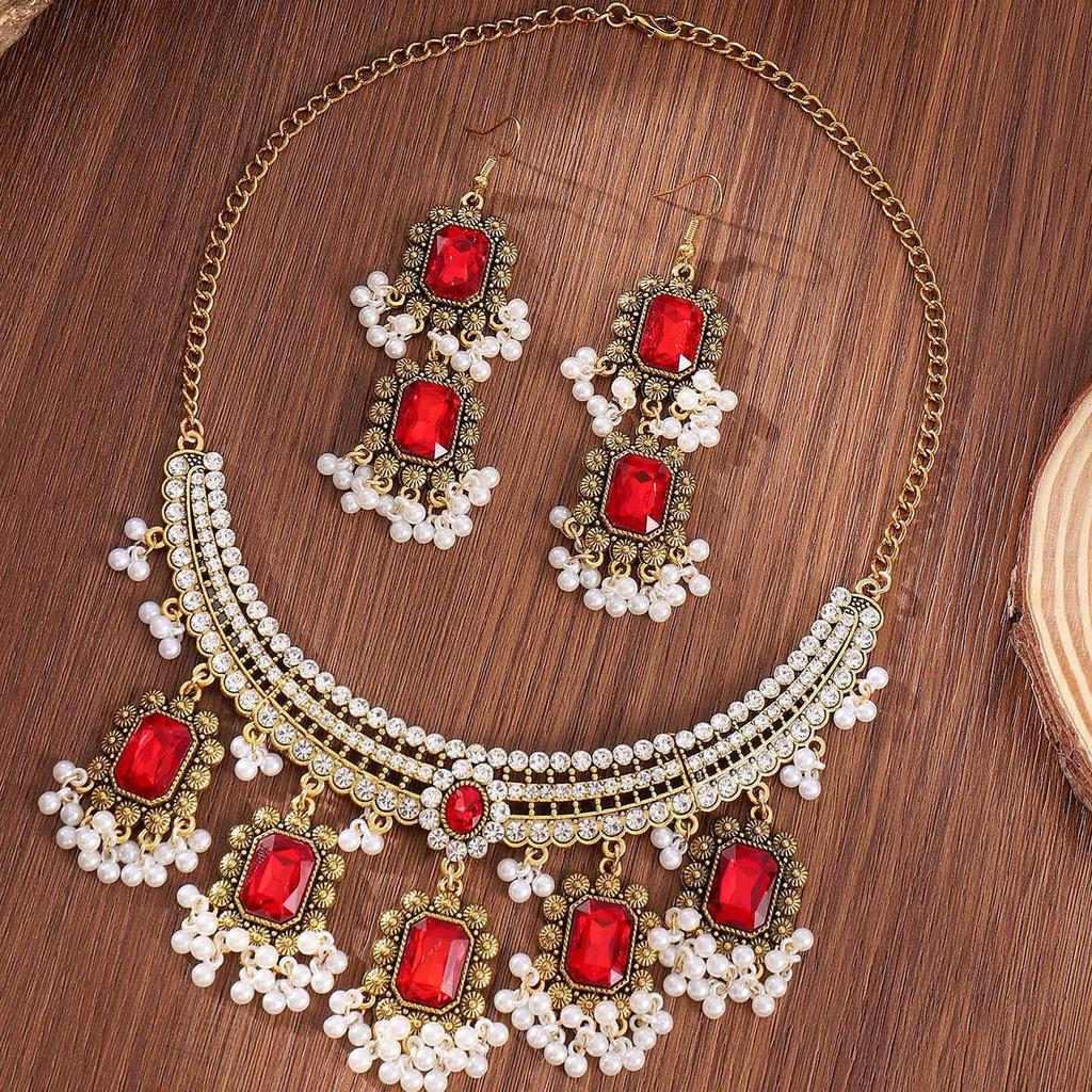 European Bohemian Necklace & Earrings Set: Retro, Ethnic Style Chain with Exaggerated Personality.
