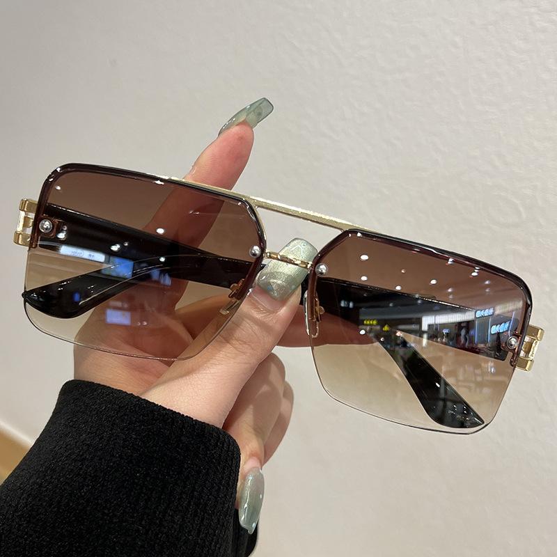 KLASSNUM Eyewear Sunglasses Women Men Summer Beach Large Metal Square Frame Sun Glasses Fashion Party Eyeglasses Driving Goggles